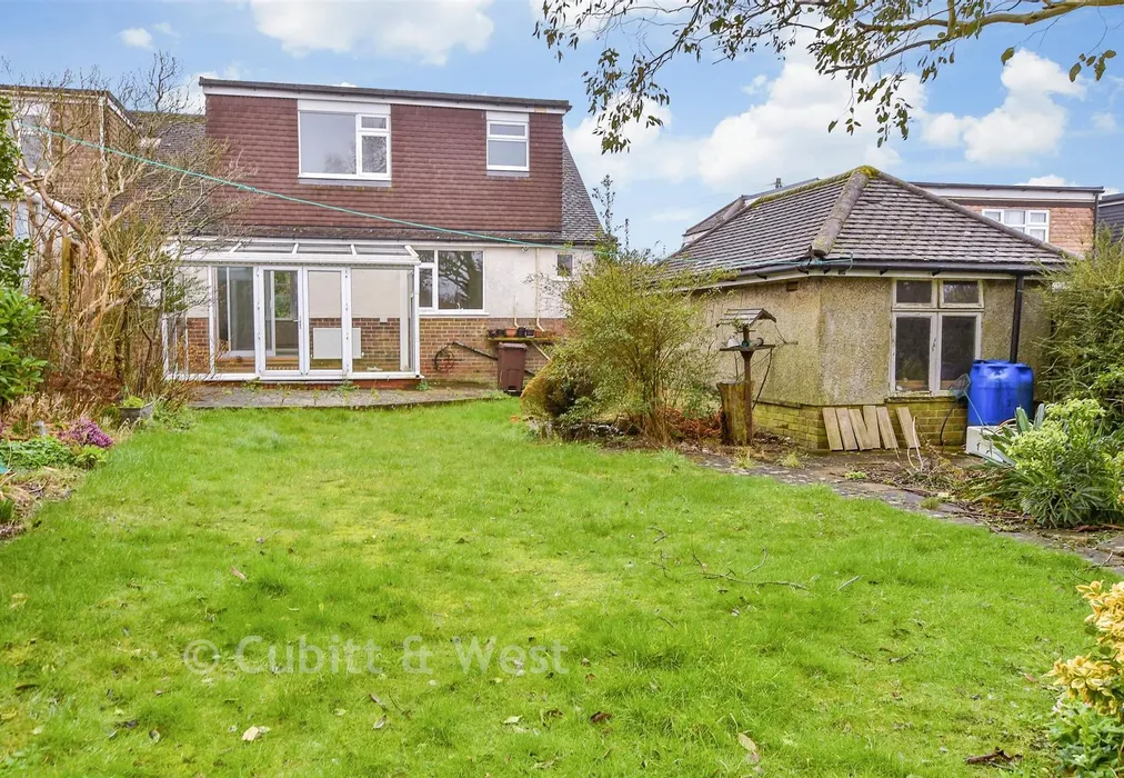 Rear Garden - Larkfield Way, Brighton, East Sussex - Wards of Kent