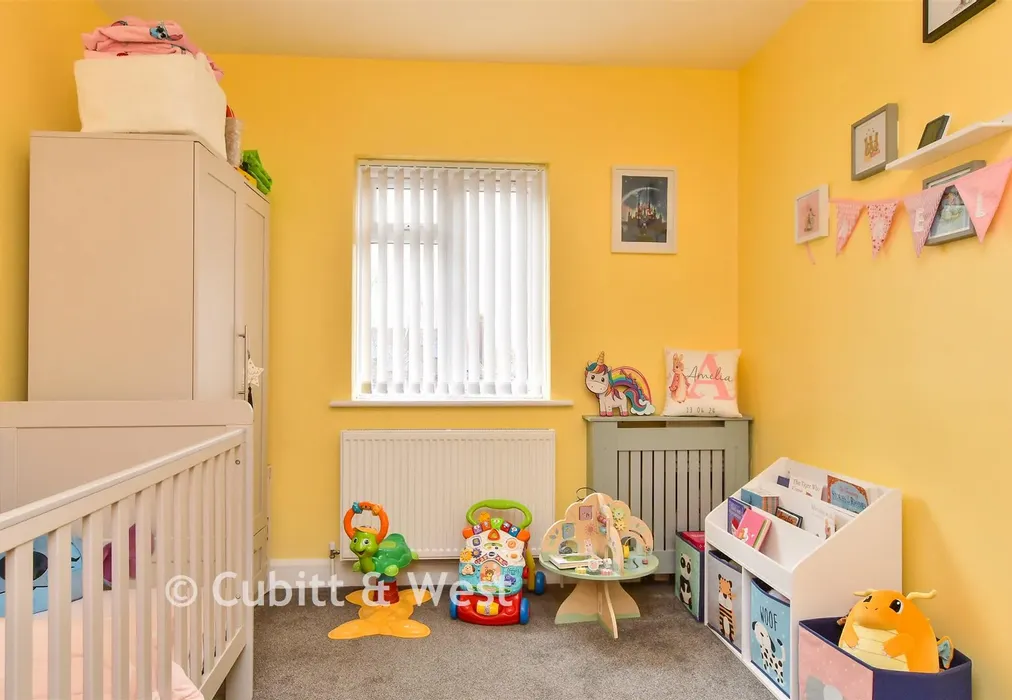 Bedroom 2 - First Avenue, Newhaven, East Sussex - Wards of Kent