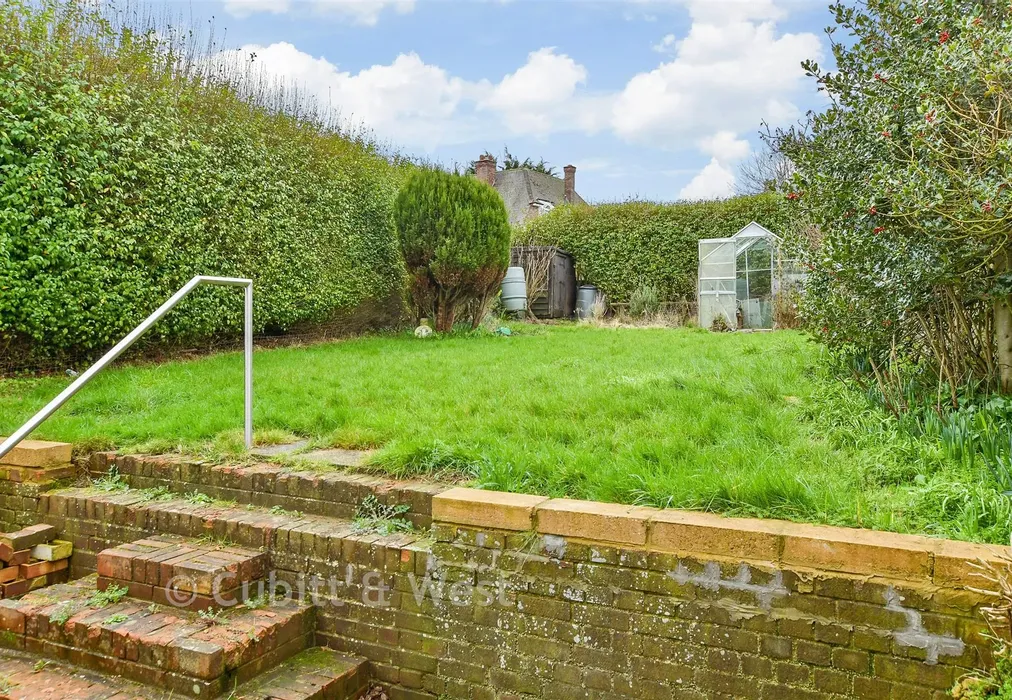 Rear Garden - First Avenue, Newhaven, East Sussex - Wards of Kent