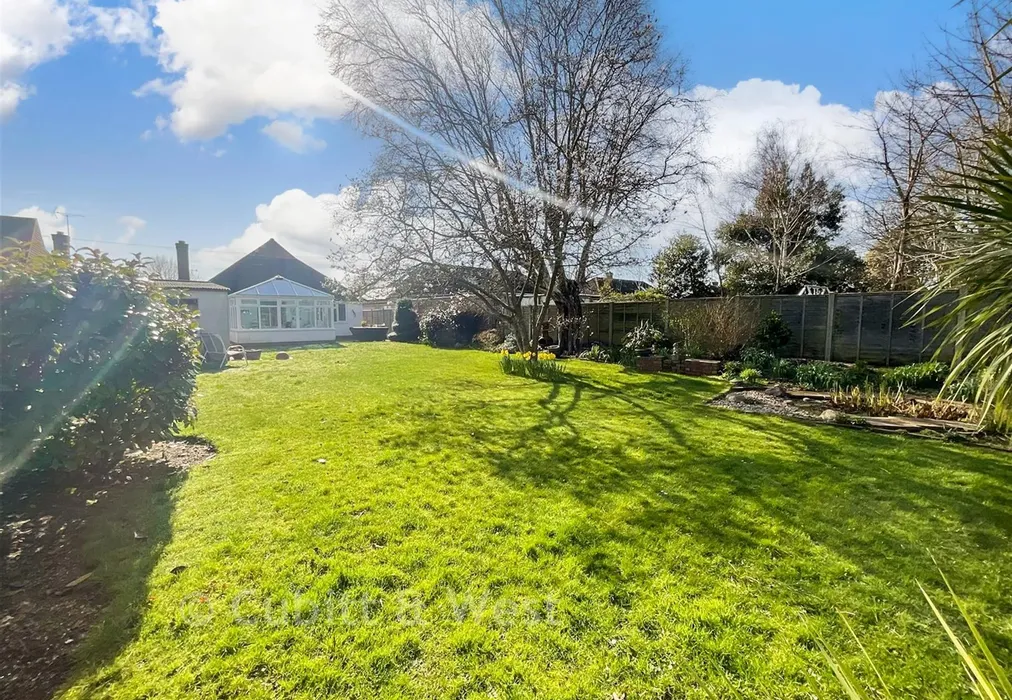 Garden 5 - Harwood Avenue, Goring-By-Sea, Worthing, West Sussex - Wards of Kent