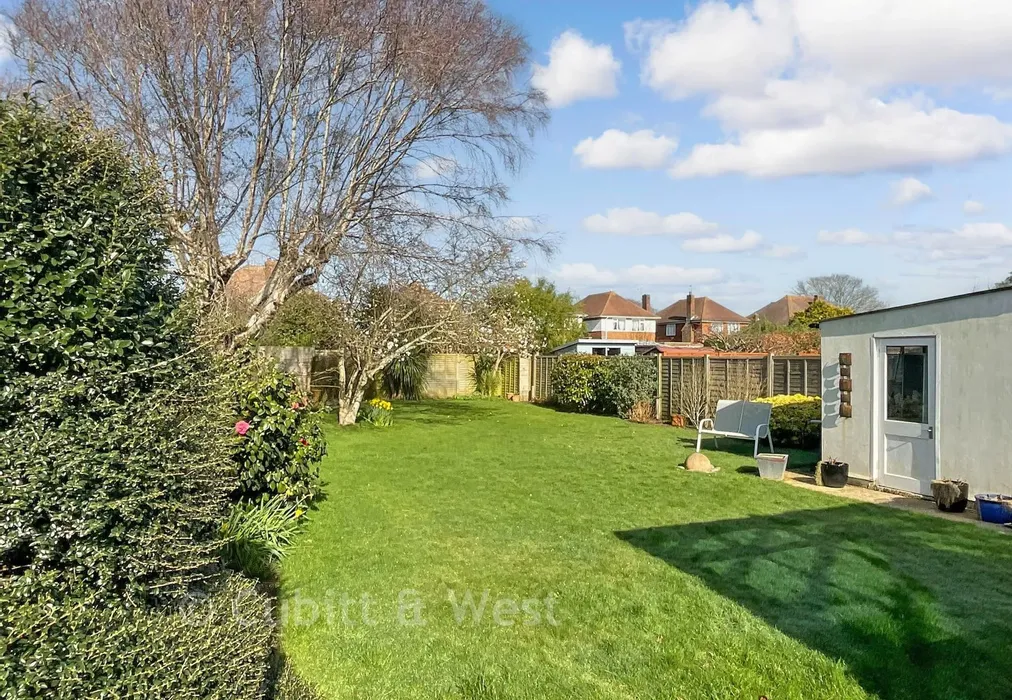 Garden 2 - Harwood Avenue, Goring-By-Sea, Worthing, West Sussex - Wards of Kent