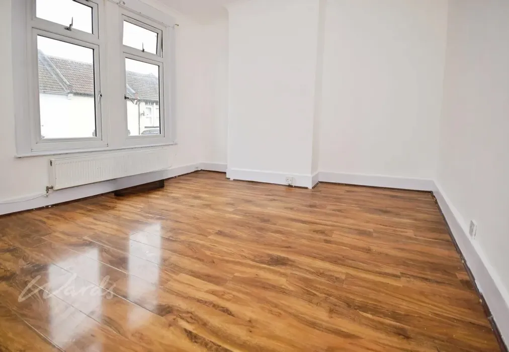 livingstone bed 1 - Livingstone Road Gillingham ME7 - Wards of Kent