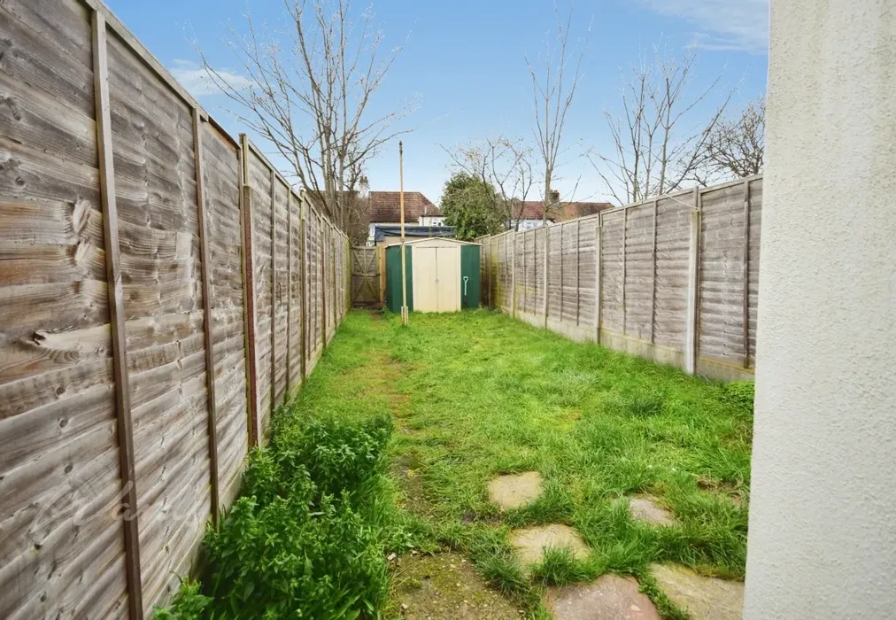 livingstone garden - Livingstone Road Gillingham ME7 - Wards of Kent