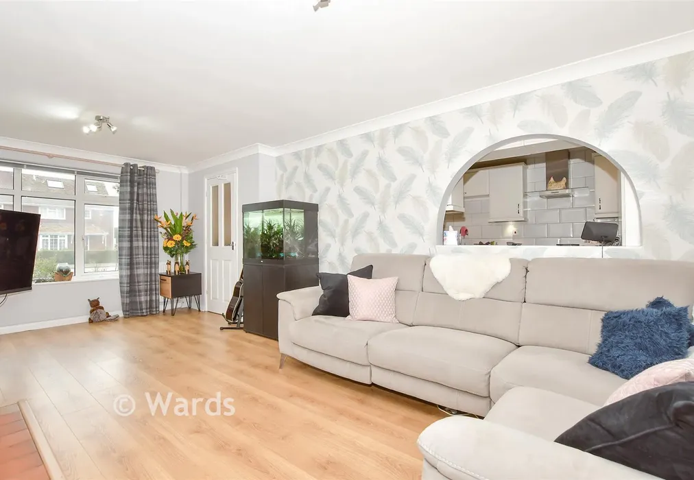 Lounge - Laburnum Drive, Larkfield, Aylesford, Kent - Wards of Kent