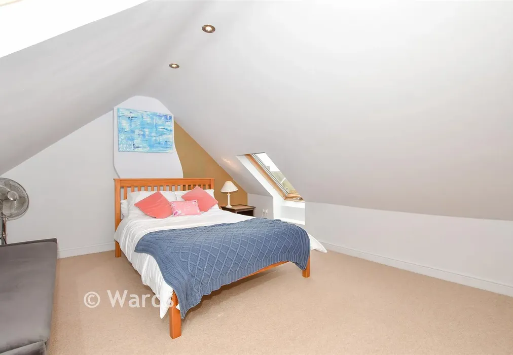 Loft Room - Laburnum Drive, Larkfield, Aylesford, Kent - Wards of Kent