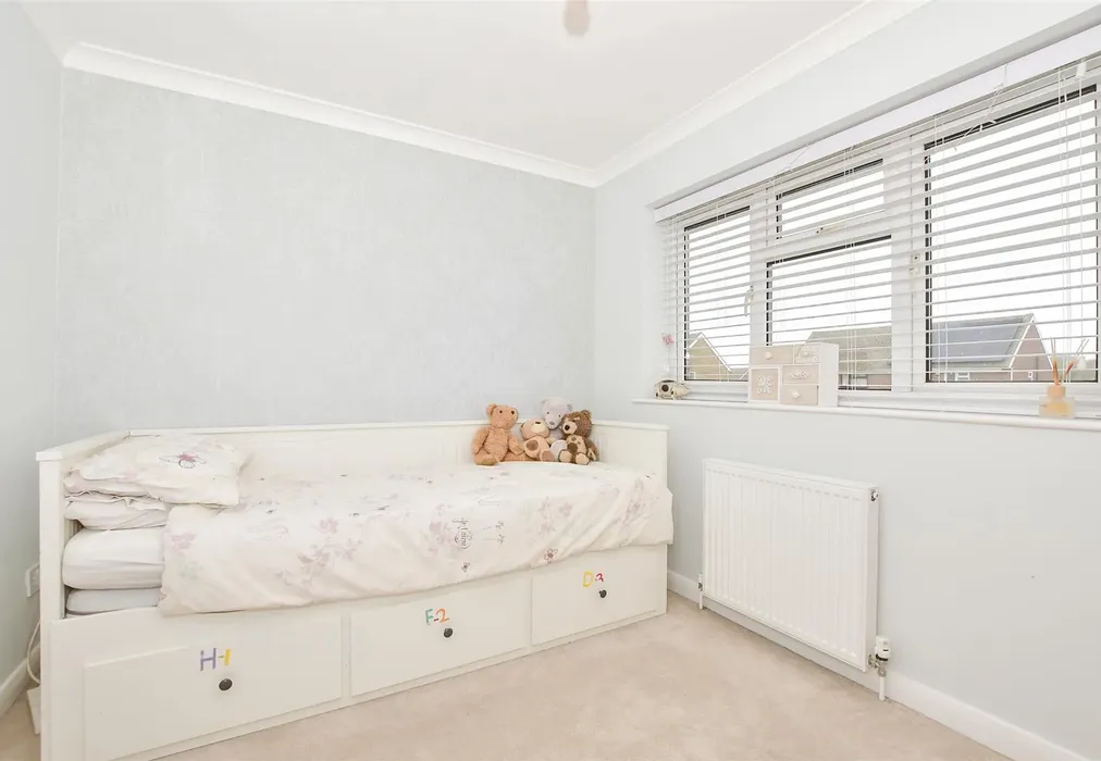 Bedroom 2 - Laburnum Drive, Larkfield, Aylesford, Kent - Wards of Kent