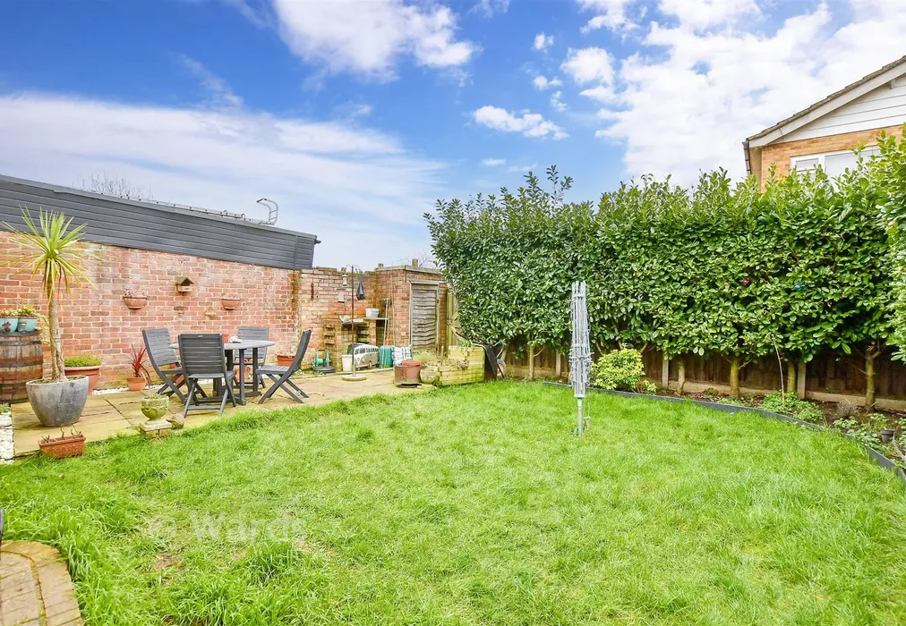 Rear Garden - Laburnum Drive, Larkfield, Aylesford, Kent - Wards of Kent