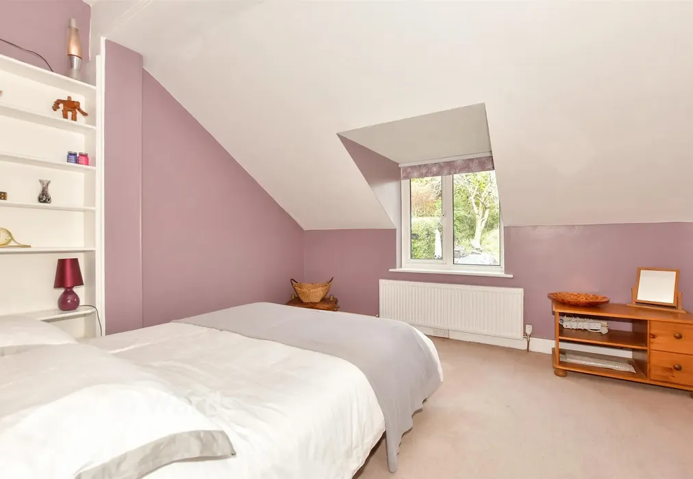 Bedroom 1 - Seabrook Road, Hythe, Kent - Wards of Kent