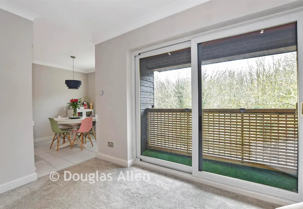 Balcony / Terrace - Broomwood Gardens, Pilgrims Hatch, Brentwood, Essex - Wards of Kent