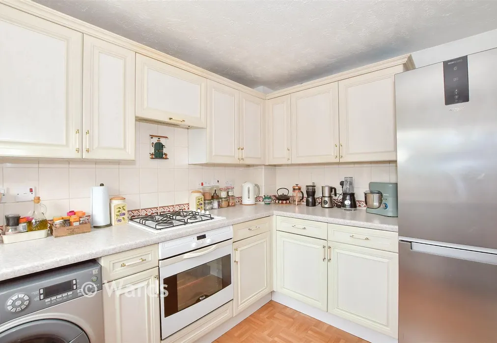 Kitchen - Albert Reed Gardens, Tovil, Maidstone, Kent - Wards of Kent