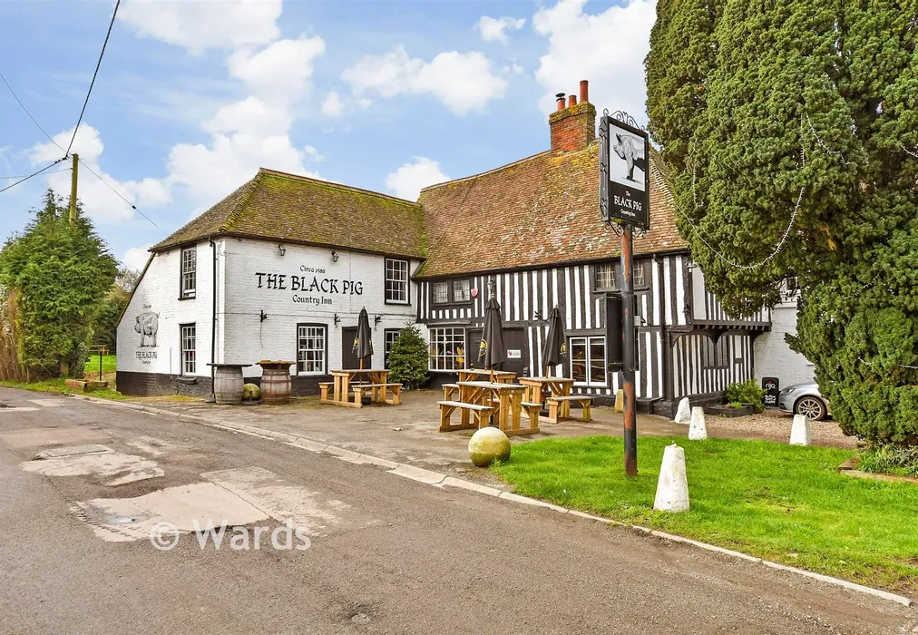 External Lifestyle Photograph - Barnsole Road, Staple, Canterbury, Kent - Wards of Kent