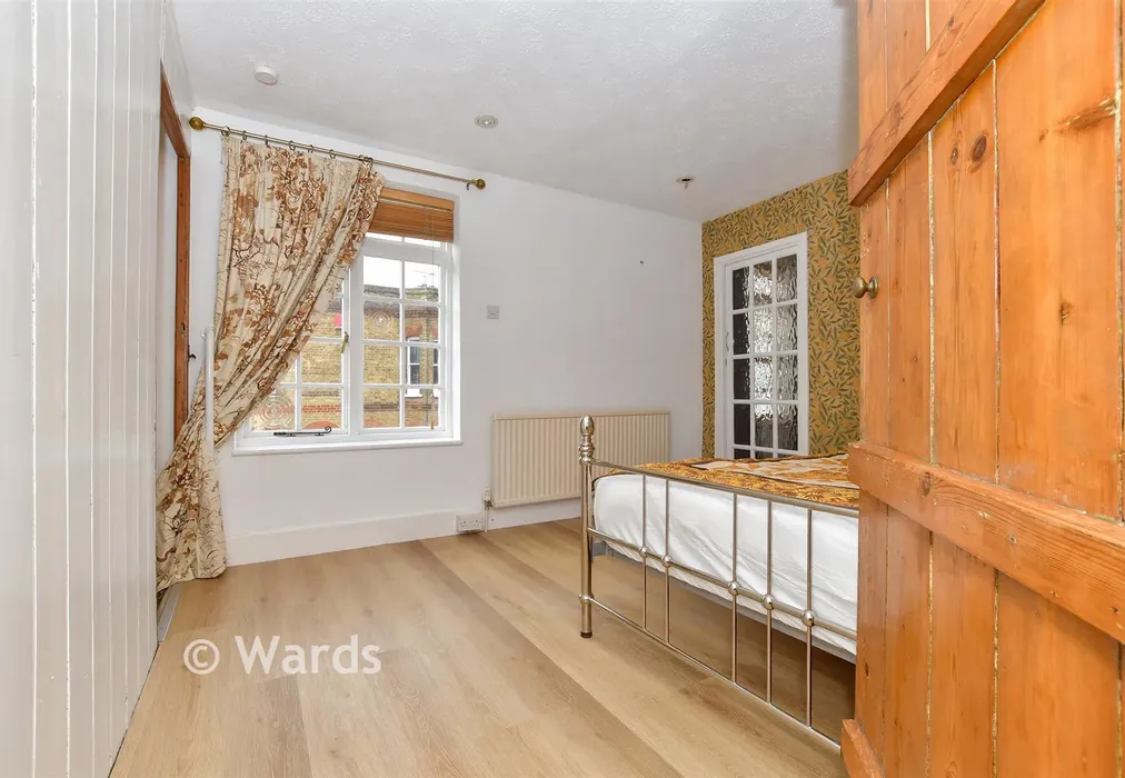 Bedroom 1 - New Street, Herne Bay, Kent - Wards of Kent