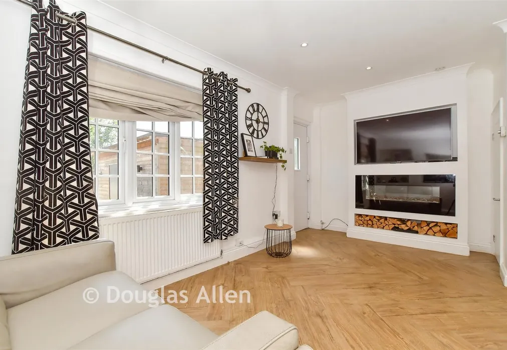 Lounge - Hainault Road, Chadwell Heath, Essex - Wards of Kent