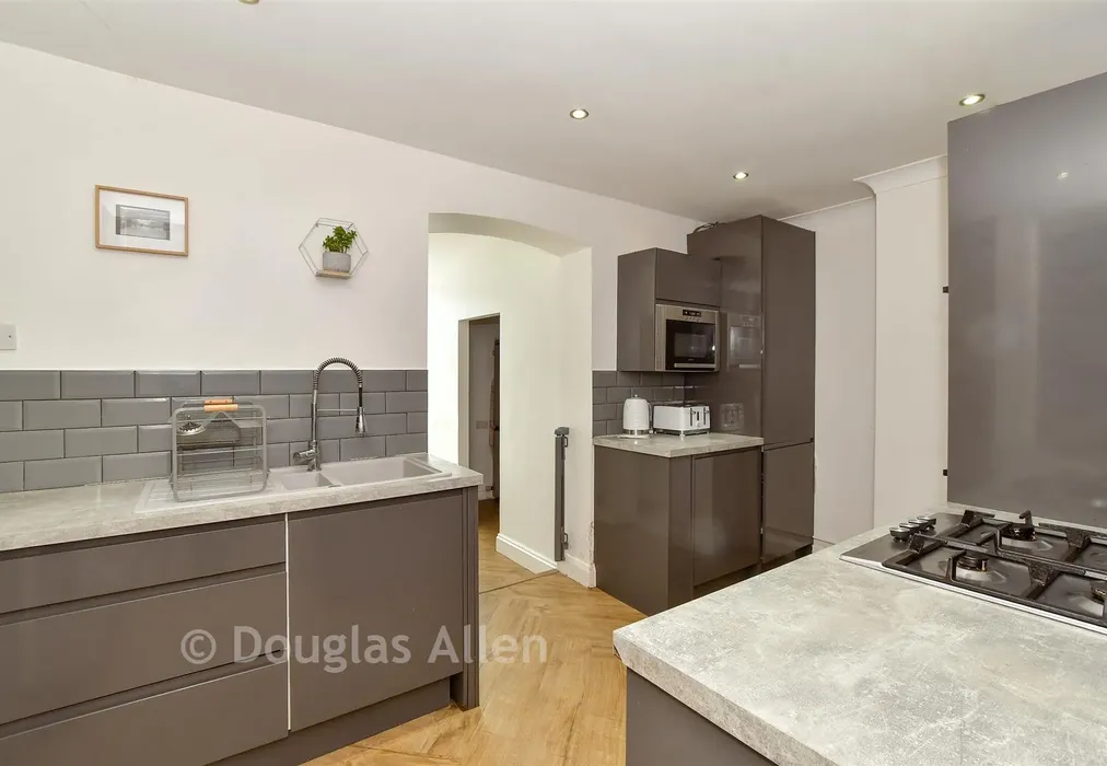 Kitchen - Hainault Road, Chadwell Heath, Essex - Wards of Kent
