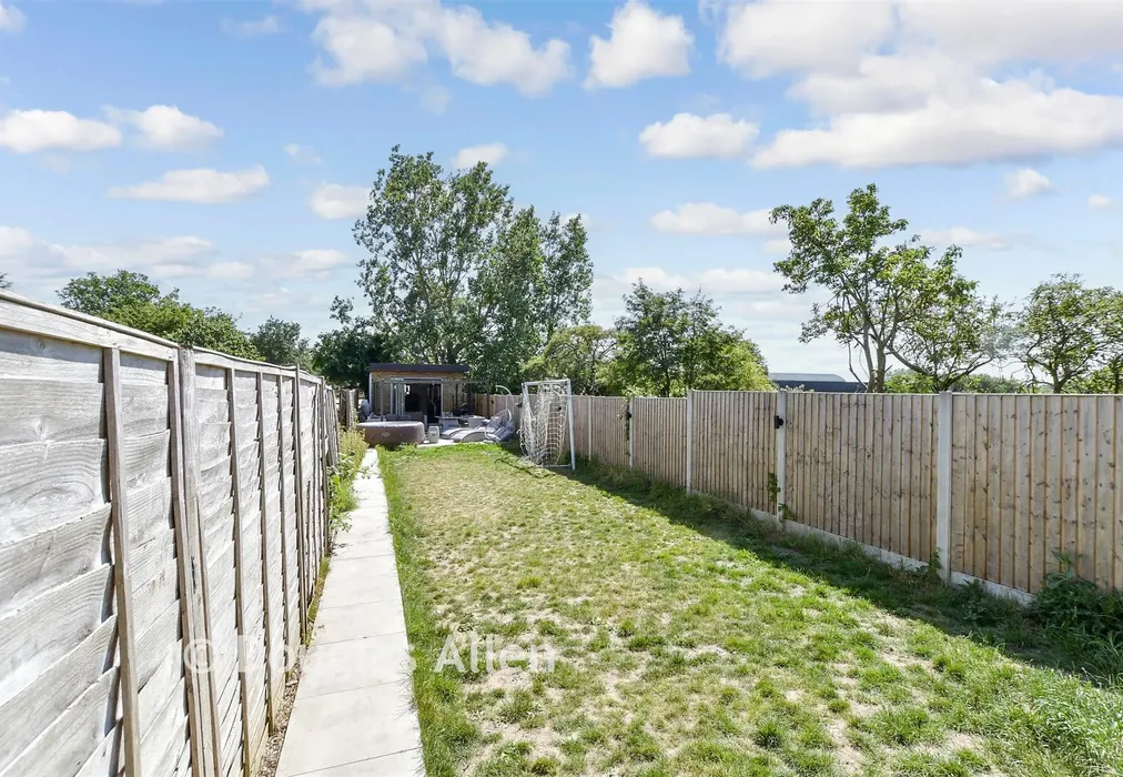 Rear Garden - Hainault Road, Chadwell Heath, Essex - Wards of Kent