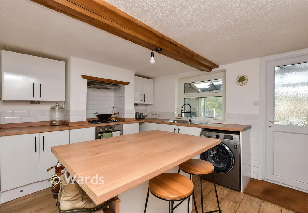 Kitchen - Tower Hill, Dover, Kent - Wards of Kent