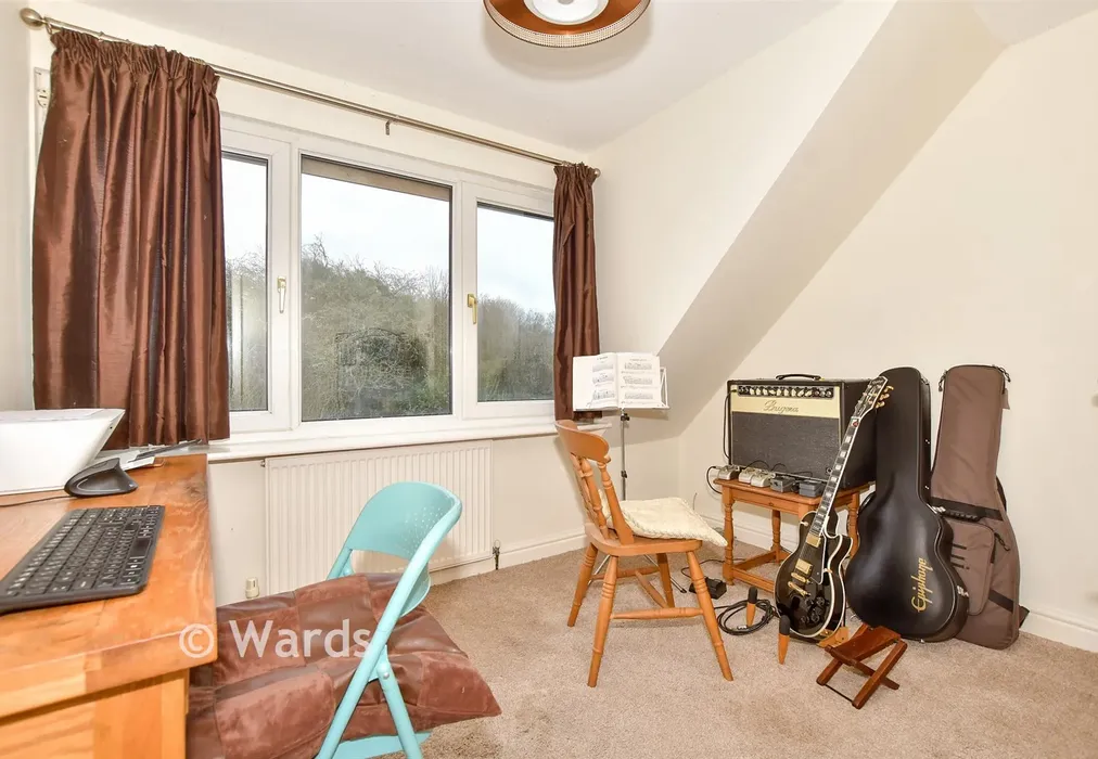 Bedroom 3 - Downs Road, East Studdal, Dover, Kent - Wards of Kent
