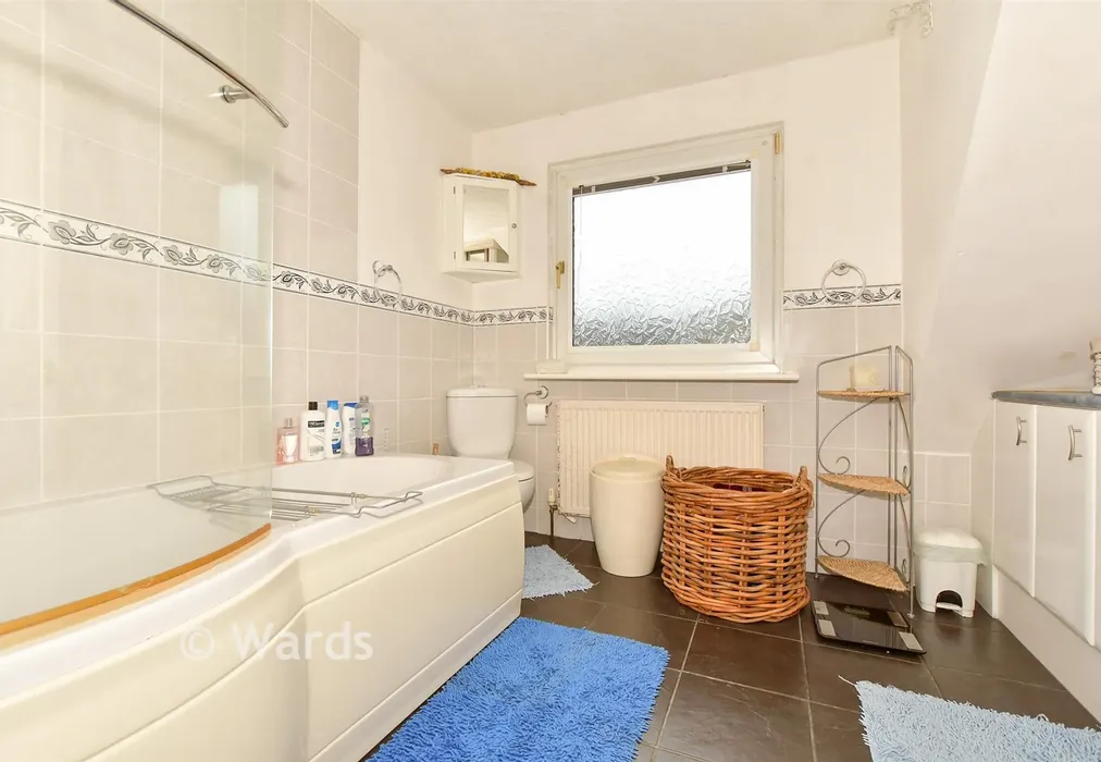 Bathroom - Downs Road, East Studdal, Dover, Kent - Wards of Kent