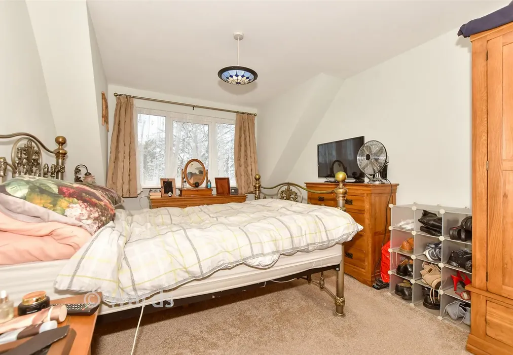 Bedroom 1 - Downs Road, East Studdal, Dover, Kent - Wards of Kent