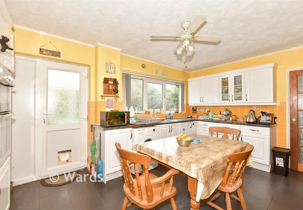 Kitchen - Downs Road, East Studdal, Dover, Kent - Wards of Kent