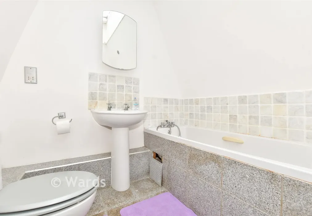 Bathroom - Connaught Road, Folkestone, Kent - Wards of Kent