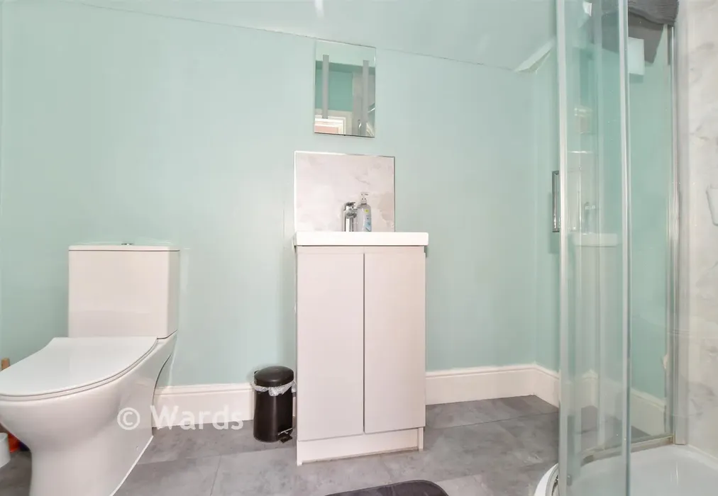En-Suite Shower Room - Connaught Road, Folkestone, Kent - Wards of Kent