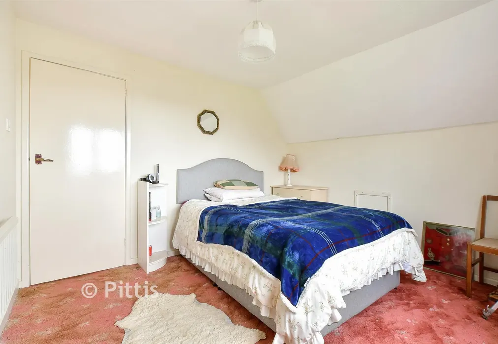 Bedroom 2 - Chilton Lane, Brighstone, Newport, Isle of Wight - Wards of Kent