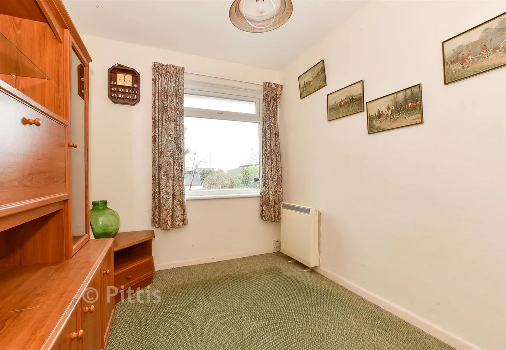 Bedroom 3 - Chilton Lane, Brighstone, Newport, Isle of Wight - Wards of Kent