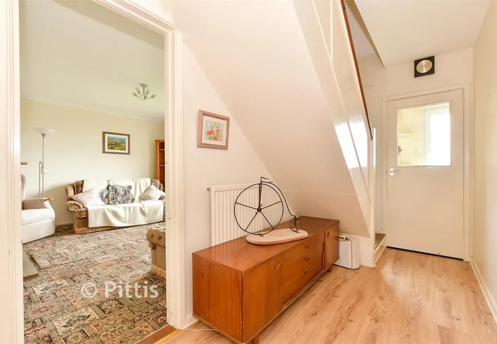 Internal Lifestyle Photograph - Chilton Lane, Brighstone, Newport, Isle of Wight - Wards of Kent