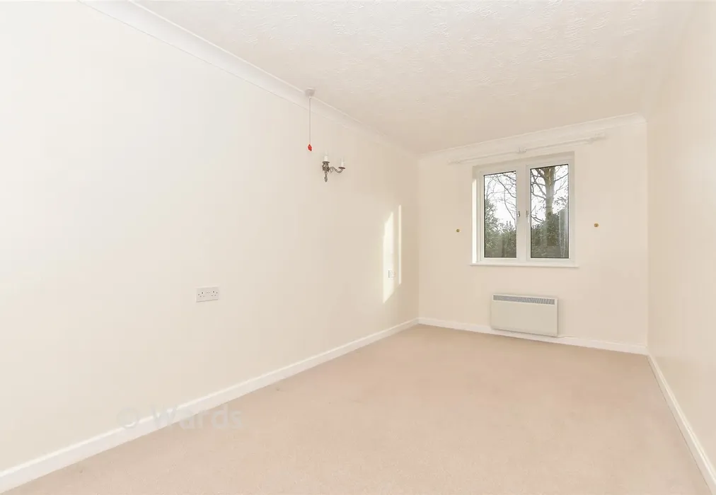 Bedroom 2 - Woodbury Lane, Tenterden, Kent - Wards of Kent