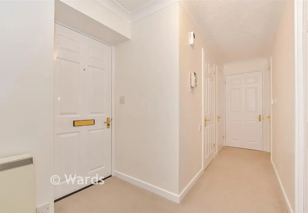 Entrance Hall - Woodbury Lane, Tenterden, Kent - Wards of Kent