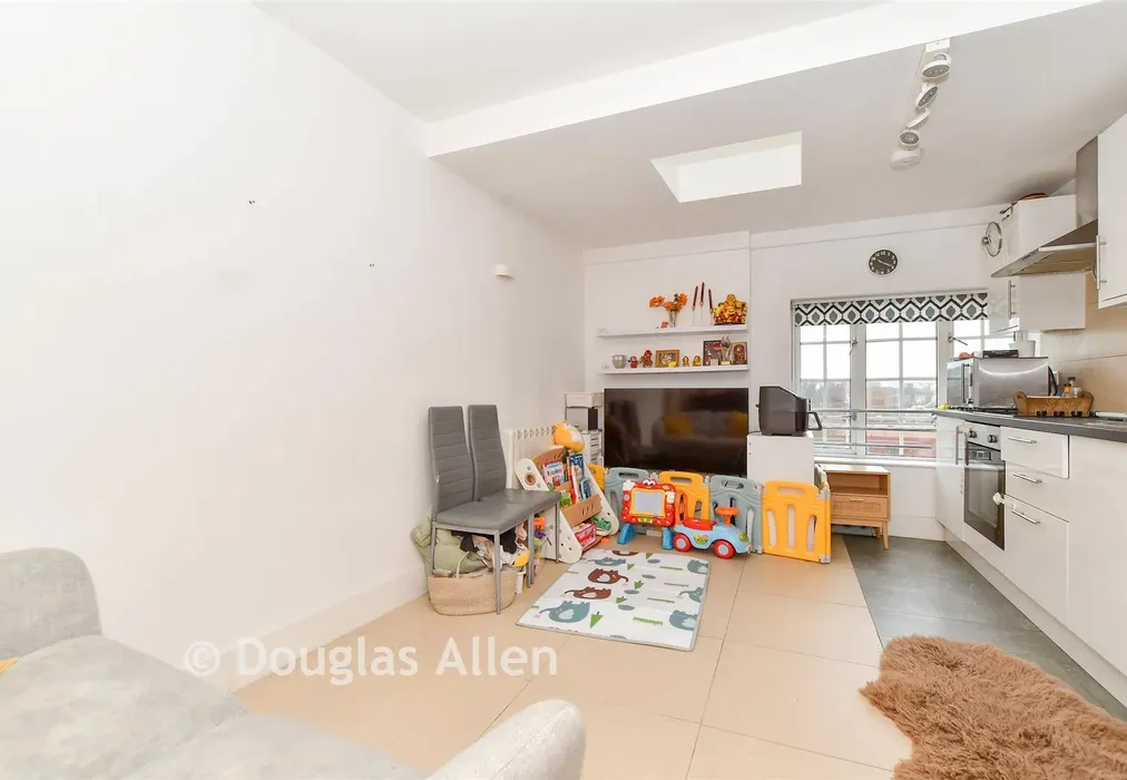 Lounge/Diner/ Kitchen - High Street, Barkingside, Ilford, Essex - Wards of Kent