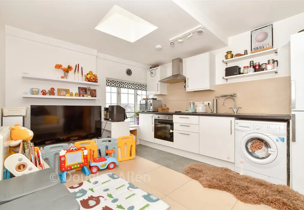 Lounge/Diner/ Kitchen - High Street, Barkingside, Ilford, Essex - Wards of Kent