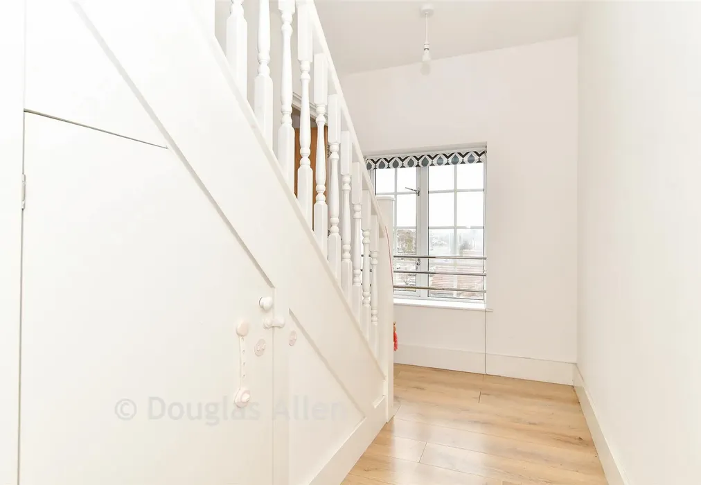 Hallway - High Street, Barkingside, Ilford, Essex - Wards of Kent