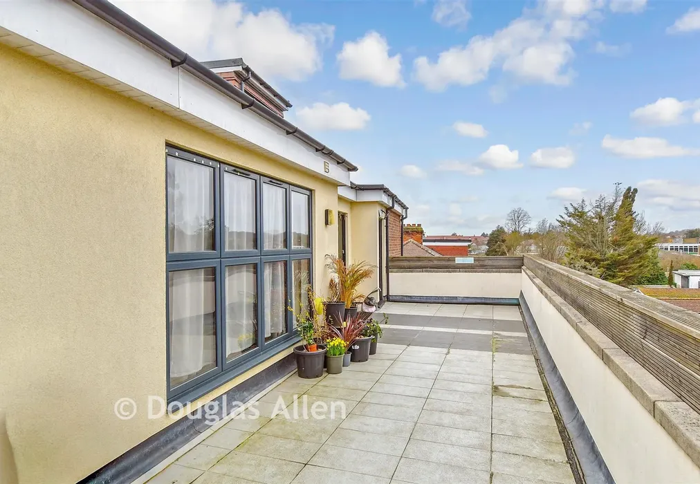 External Feature - High Street, Barkingside, Ilford, Essex - Wards of Kent