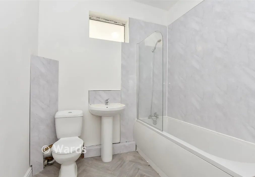 Bathroom - Coronation Road, Sheerness, Kent - Wards of Kent