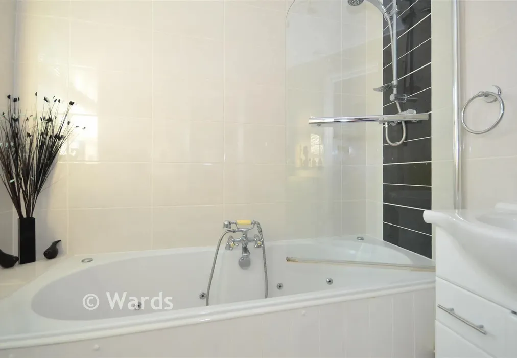 Bathroom - Warden View Gardens, Bayview, Sheerness, Kent - Wards of Kent