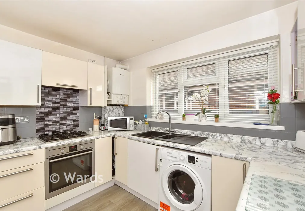 Kitchen - Warden View Gardens, Bayview, Sheerness, Kent - Wards of Kent