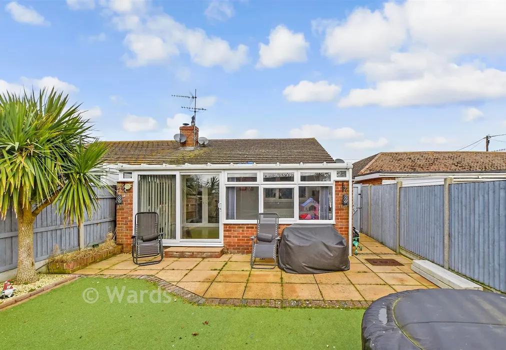 Bedroom 1 - Warden View Gardens, Bayview, Sheerness, Kent - Wards of Kent