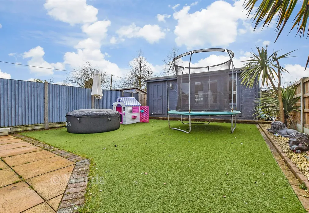 Bedroom 2 - Warden View Gardens, Bayview, Sheerness, Kent - Wards of Kent