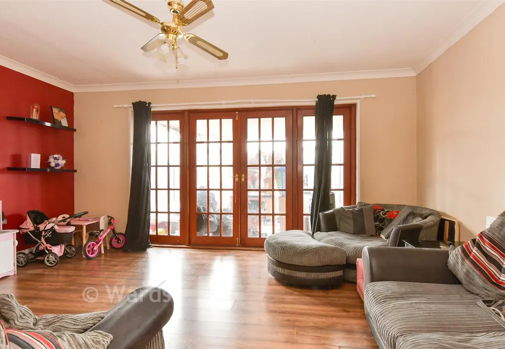 Lounge - Beacon Road, Chatham, Kent - Wards of Kent