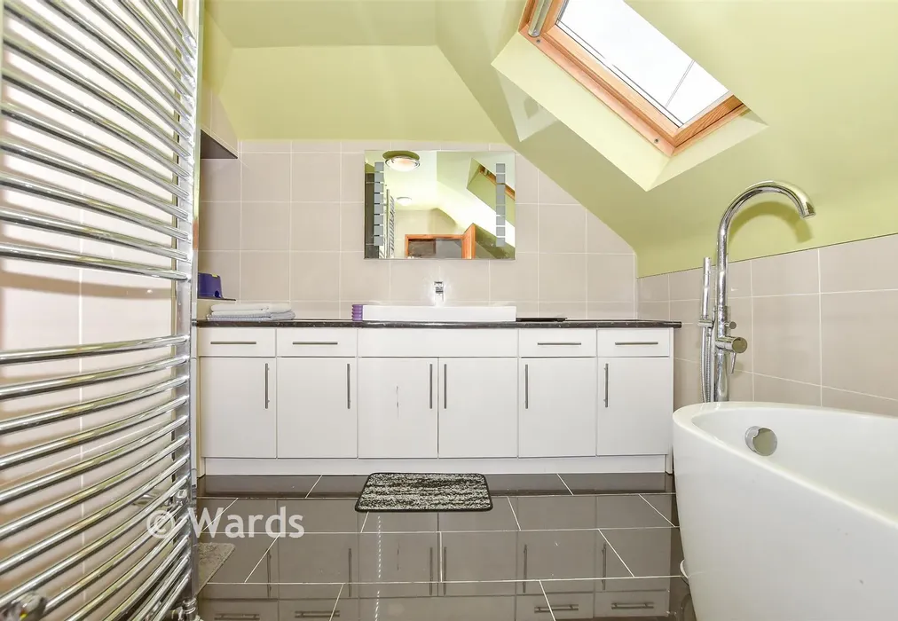 Bathroom - Royston Road, Bearsted, Maidstone, Kent - Wards of Kent