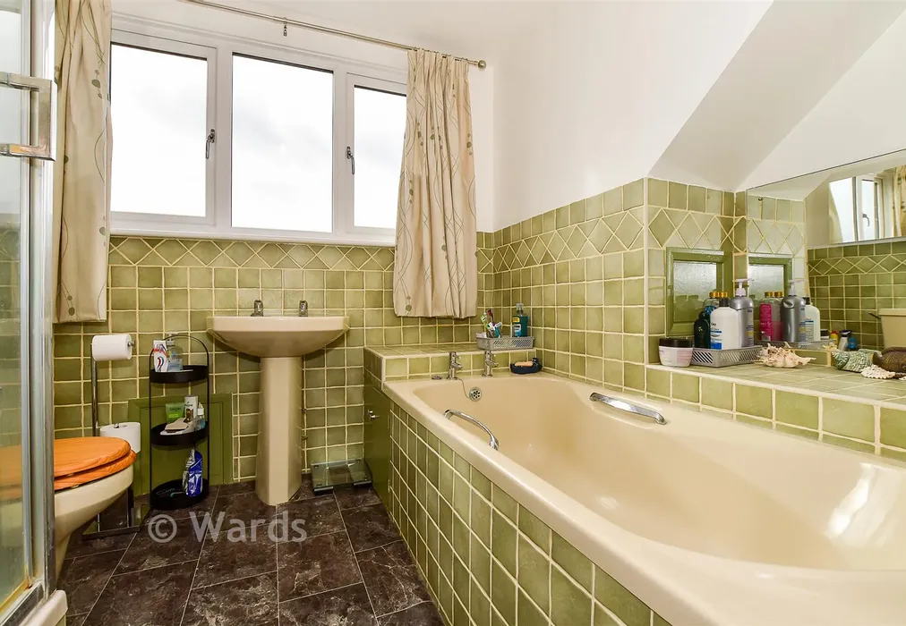 Bathroom - Orchard Drive, Tonbridge, Kent - Wards of Kent
