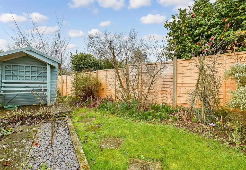 Rear Garden - Orchard Drive, Tonbridge, Kent - Wards of Kent