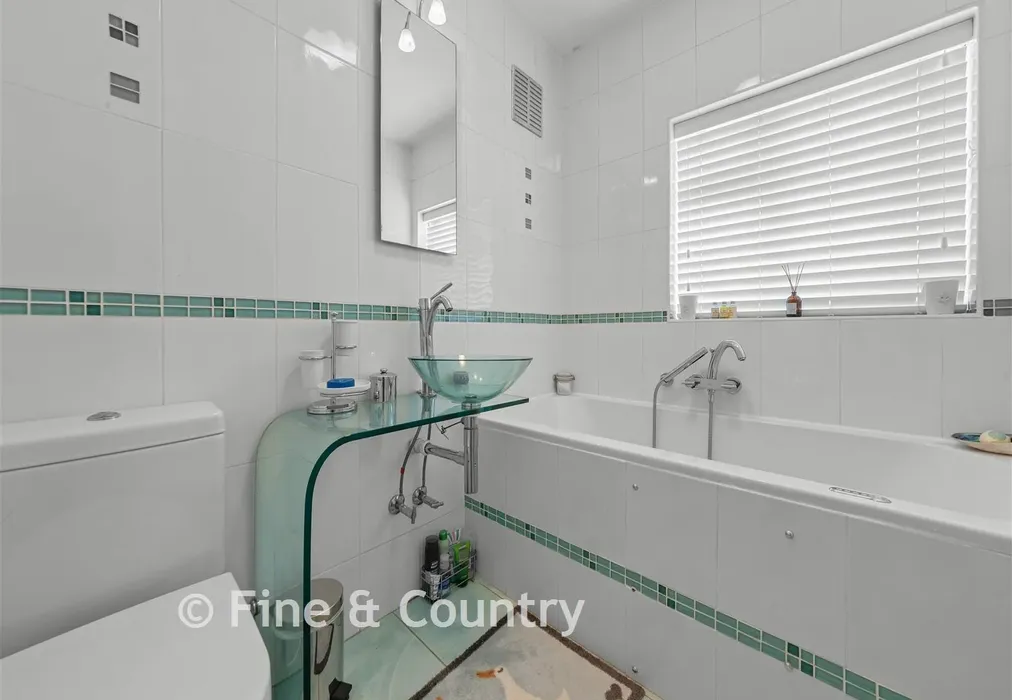 Bathroom - The Ridgeway, Tonbridge, Kent - Wards of Kent