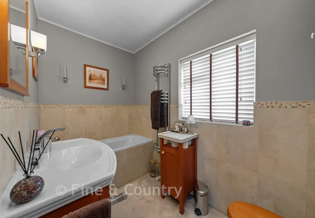 Bathroom - The Ridgeway, Tonbridge, Kent - Wards of Kent