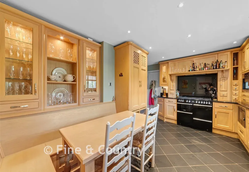 Kitchen - The Ridgeway, Tonbridge, Kent - Wards of Kent