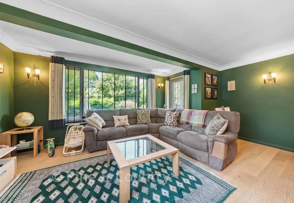 Living - The Ridgeway, Tonbridge, Kent - Wards of Kent