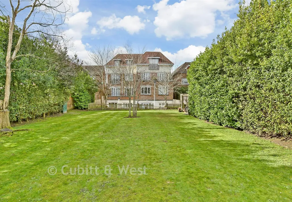 Communal Gardens - Ladbroke Road, Redhill, Surrey - Wards of Kent