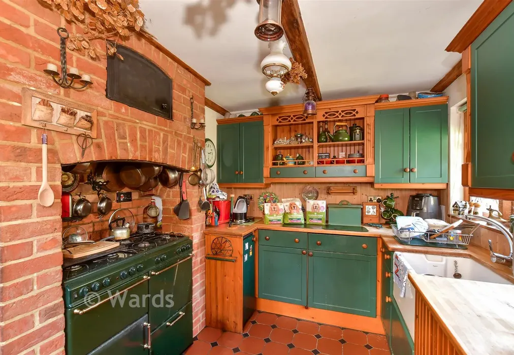 Kitchen - Pilgrims Lane, Chilham, Canterbury, Kent - Wards of Kent